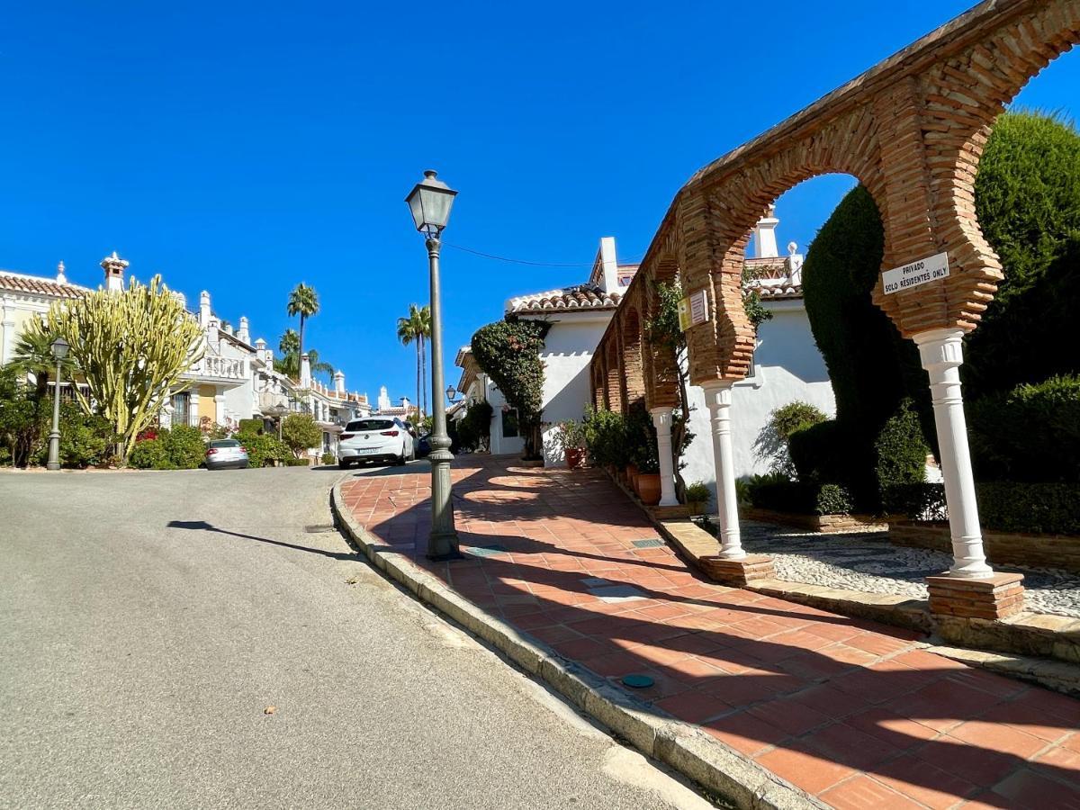 Semidetached Duplex Home At Puebla Aida, Mijas Golf With Pool, Golf And Sea Views Malaga Exterior photo